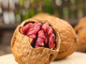 گردو تو سرخ